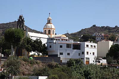 Arbejales - Blick auf Ort und Kirche