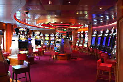 Spielautomaten im Casino - Deck 10