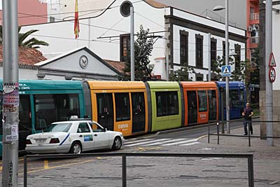 Straßenbahn nach La Laguna an der Plaza Weyler - Santa Cruz de Tenerife