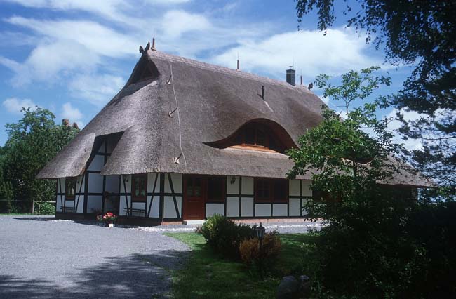 Reetgedecktes Haus in Ahrenshoop / Fischland