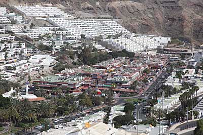Einkaufszentrum und verschiedene Appartmentanlagen in Puerto Rico / Gran Canaria