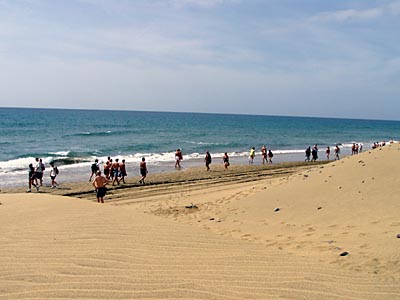 Strandwanderer bei Maspalomas