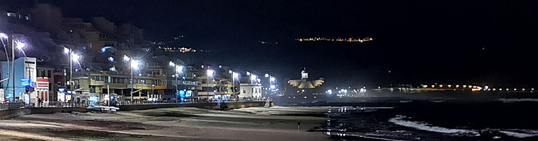 Playa Las Canteras bei Nacht