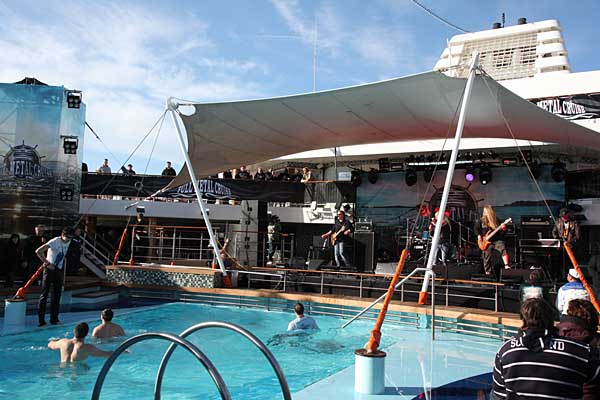 Full Metal Cruise auf Mein Schiff 1 - Party mit Masterplan