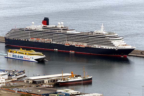 Queen Victoria in Santa Cruz de Tenerife