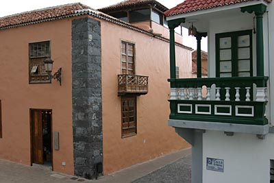 Kanarische Stadthäuser