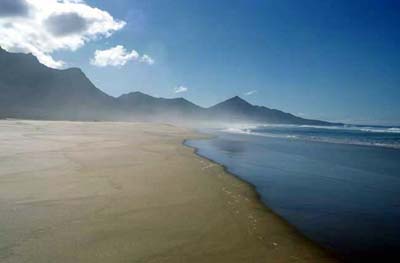 Einsamer Sandstrand bei Cofete an der Westküste von Fuerteventura