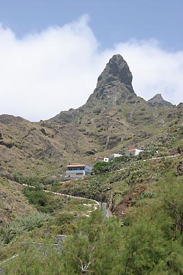 Blick zum Roque Taborno im Anagagebirge auf Teneriffa