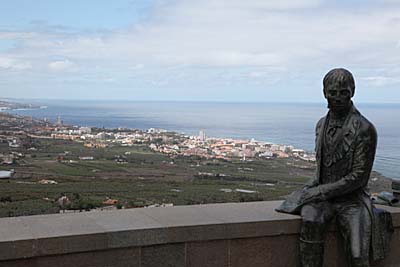 Alexander von Humboldt in Bronze: Blick über das Orotavatal