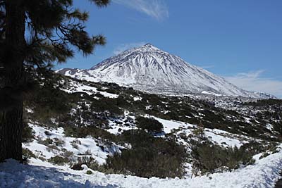 Teneriffa: schneebedeckter Pico del Teide