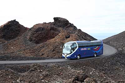 Mit dem Bus durch die Vulkanlandschaft des Nationalparks Timanfaya - Lanzarote