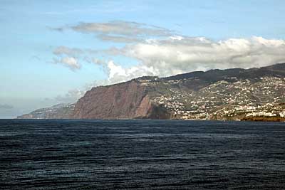 Blick auf Cabo Girao vom Meer aus - Madeira