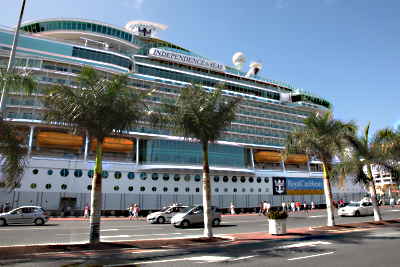 Independence of the Seas im Hafen von Las Palmas - Gran Canaria