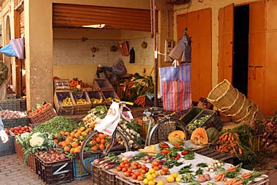 Obsthändler im  Souk von Taroudannt