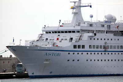 Astor im Hafen von Santa Cruz de Tenerife