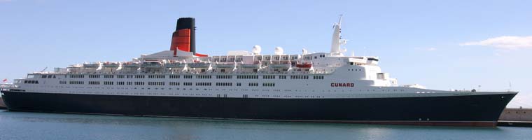 QE2 in Santa Cruz de Tenerife