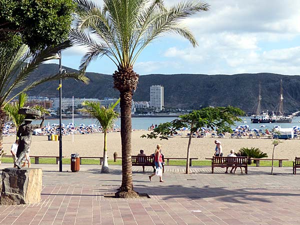 Blick zum Strand von Los Cristianos auf Teneriffa