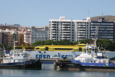 Fred. Olsen Schnellfähre im Fährhafen von Santa Cruz de Tenerife